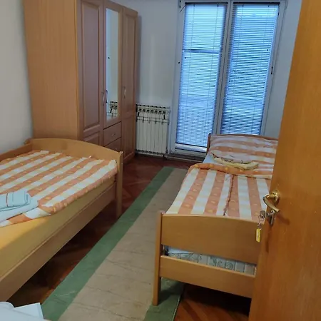 Artemida Guest house *