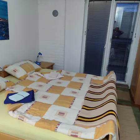 Artemida Guest house *